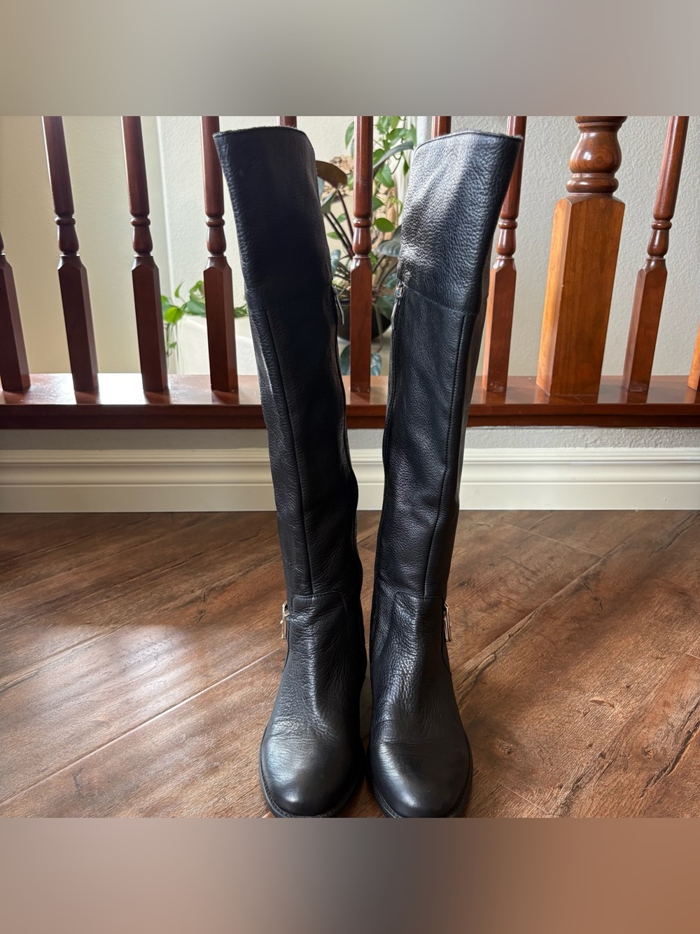 Vince Camuto Women’s 8.5M Black Leather Knee High Riding Boots Side Zip Buckle - Picture 2 of 16